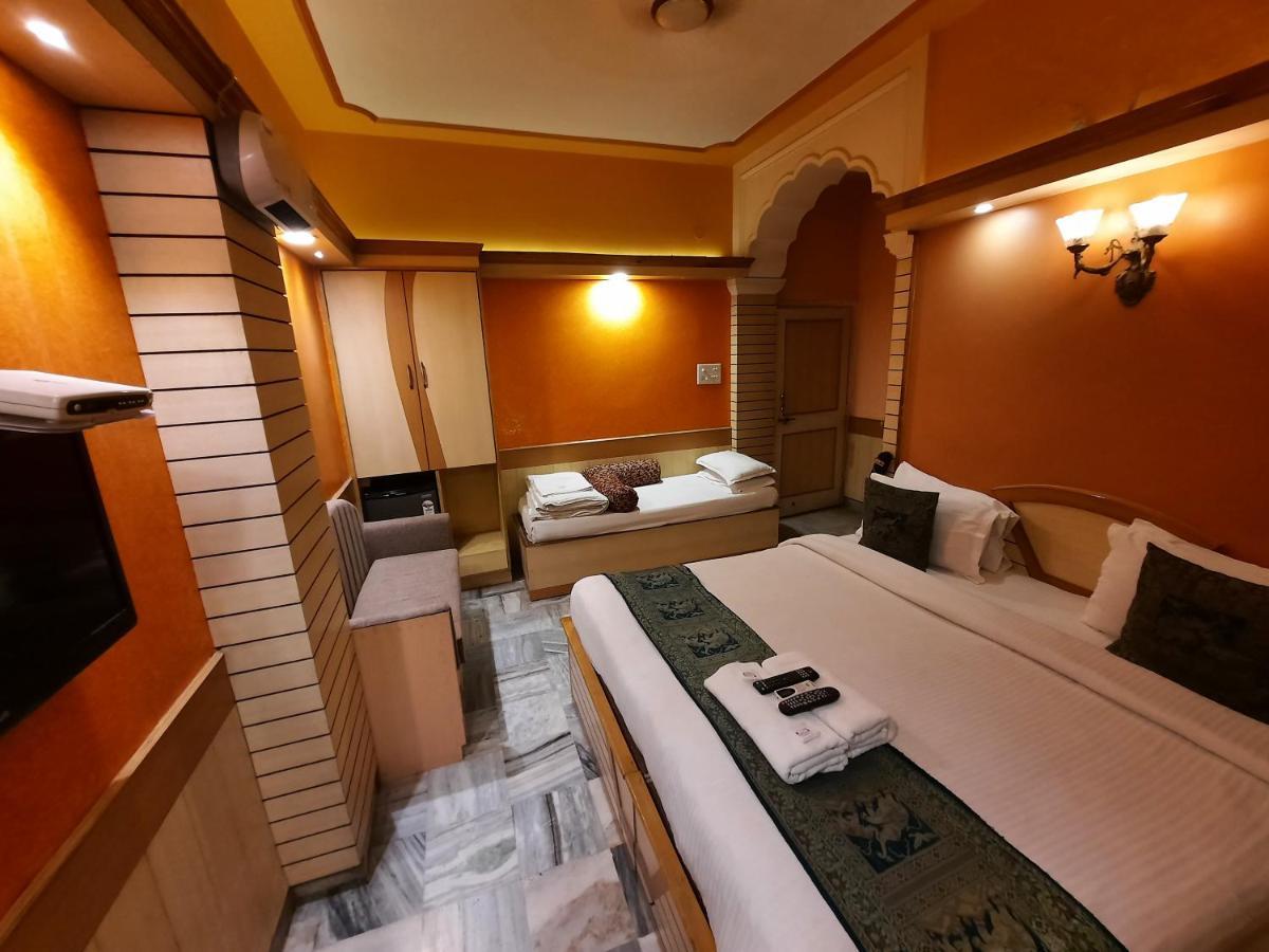Temple On Ganges Hotel 3*