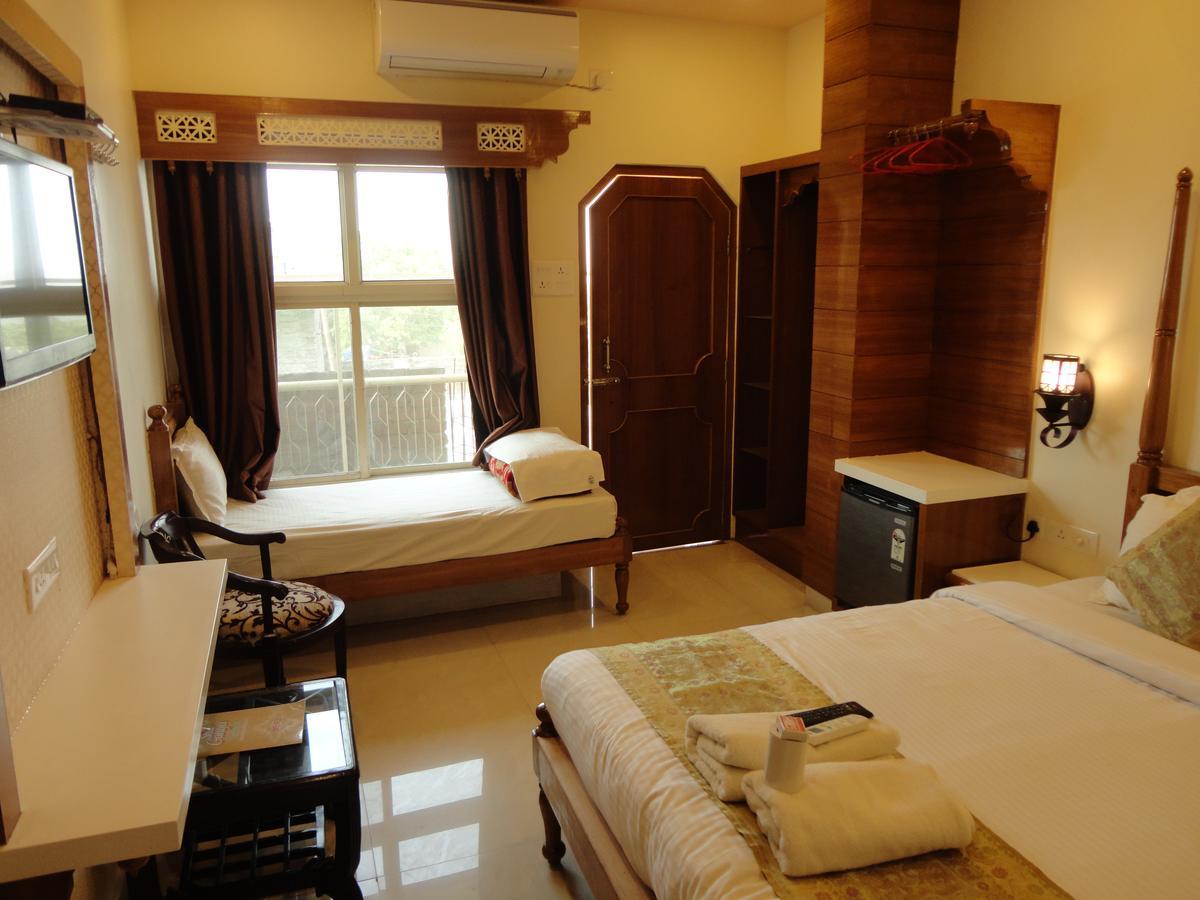 Temple On Ganges Hotel 3*