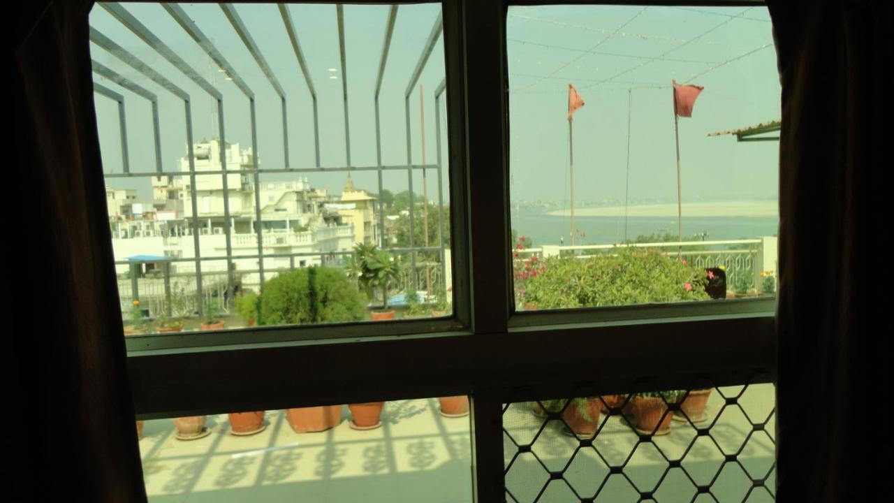 Hotel Temple On Ganges 3*
